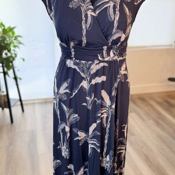 Soma Serenity Maxi Dress Navy Floral Print L Built-in Bra Cool Touch Pockets - Picture 8 of 15